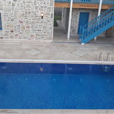 La Petra Hotel 2*